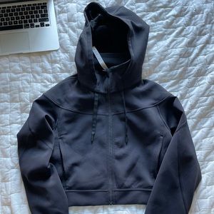 Lululemon Black full Zip Crop Sz 8